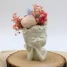 Petit bouquet de fondants parfumés dans un pot en jesmonite
