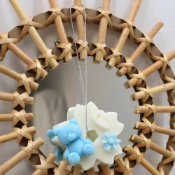 Suspension parfumée personnalisable avec ourson et fleur