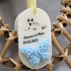 Suspension parfumée personnalisable avec papillon et écritures