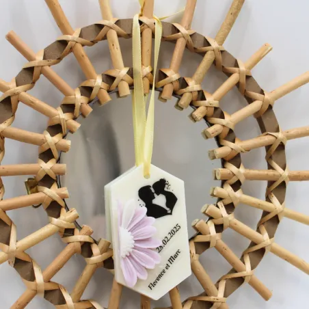Suspension parfumée personnalisable avec fleur et écritures