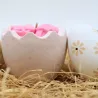 Bougie parfum fleur de coton dans coquille d'oeuf en jesmonite