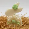 Bougie parfumée lapin de pâques pour fêter le printemps, couleur blanc/vert