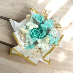 Bouquet de fleurs fondants parfumés personnalisable, confectionné à partir de cire végétale