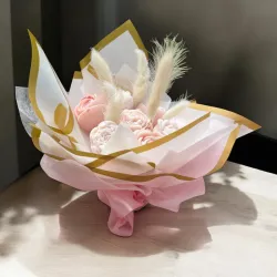 Bouquet de fondants parfumés " main" idéal pour les évènements communion, baptême, mariage...