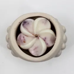 Bougie parfumée florale avec pot en jesmonite