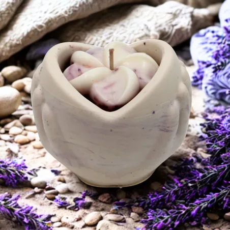 Bougie parfumée florale avec pot en jesmonite