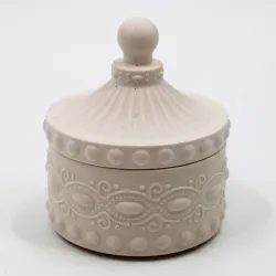 Bougie parfumée avec son contenant en jesmonite style boite à bijou