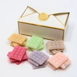 Coffret fondant 18 tablettes parfumées, 6 parfums différents.