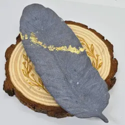 Vide poche plume en jesmonite avec feuille d'or personnalisable