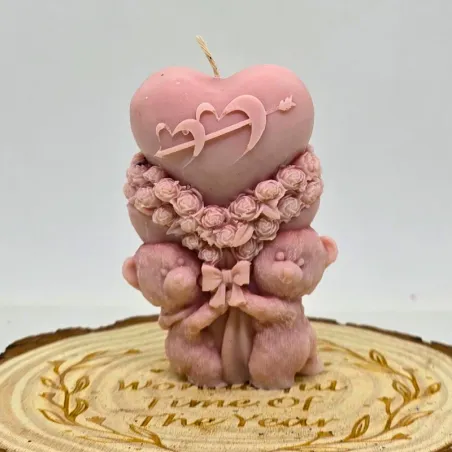 Bougie amour avec nounours et gros coeur à la cire végétale parfum fruits rouges