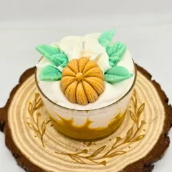 Bougie chantilly halloween avec citrouille à la cire végétale et parfum pomme cannelle