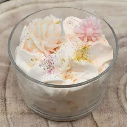 Bougie chantilly à la tiaré